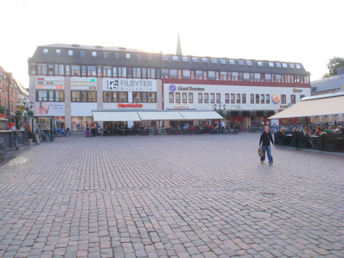 This is the Linköping commercial market plaza.